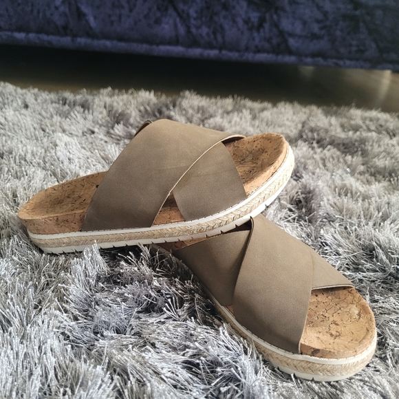 Sandal - Picture 5 of 5